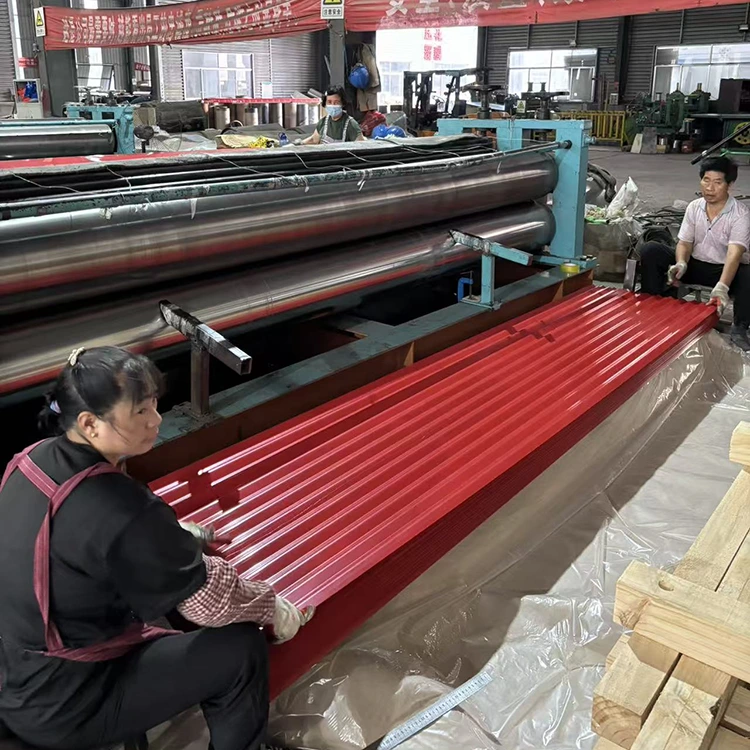 Farebne potiahnutá vlnitá kovová strešná krytina